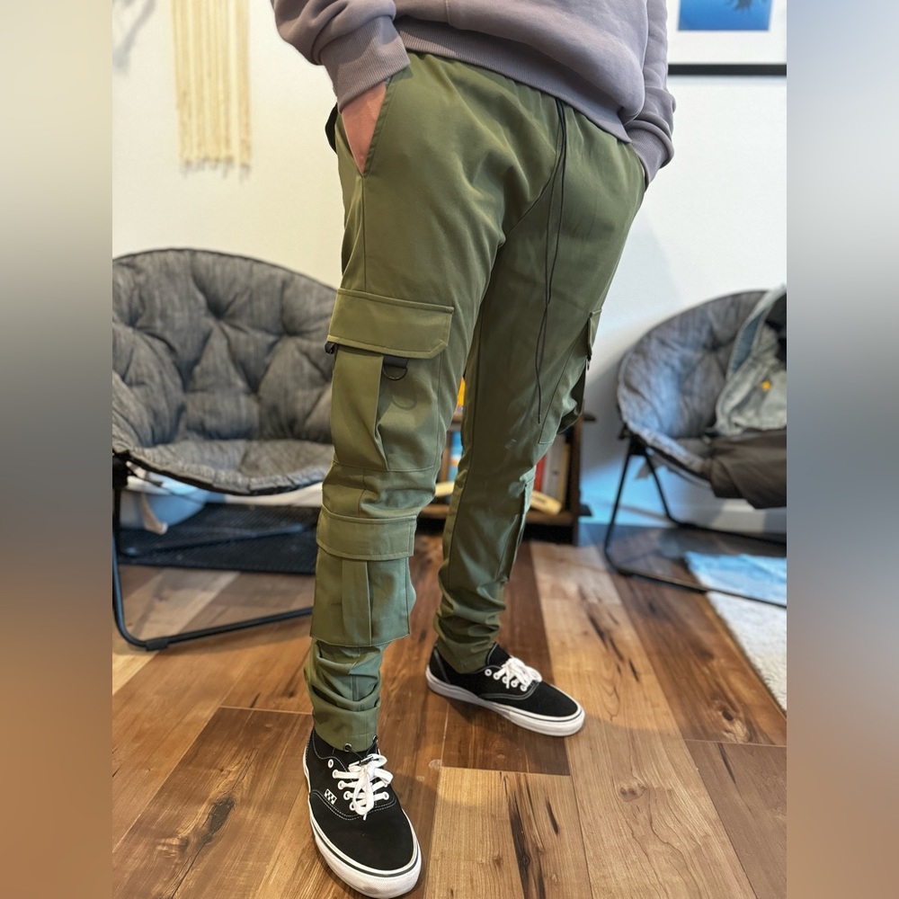 PRSTGE UTILITY CARGO PANTS V10 IN OLIVE
